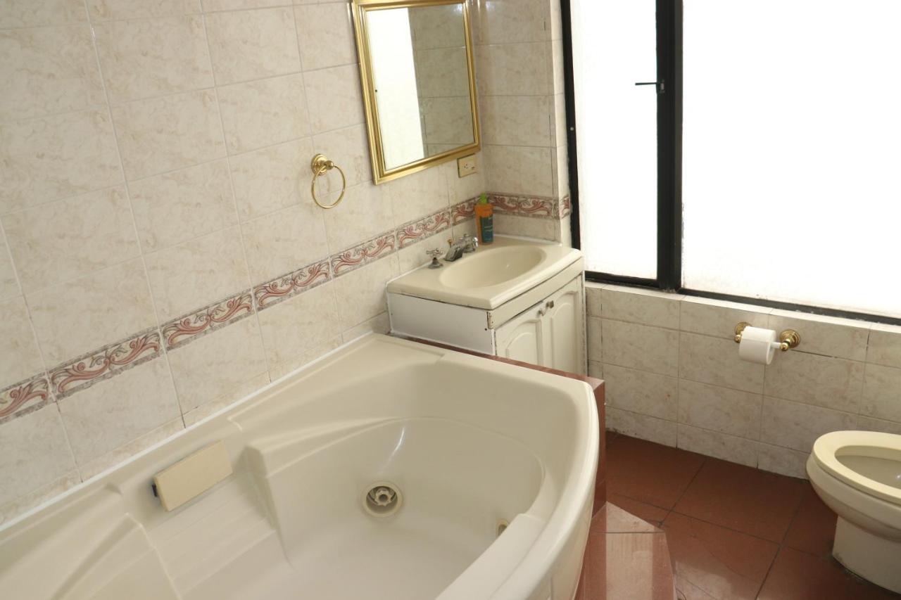 Hermosa Vista - A 10 Min Del Centro Historico X 6 Personas Apartman Quito Kültér fotó